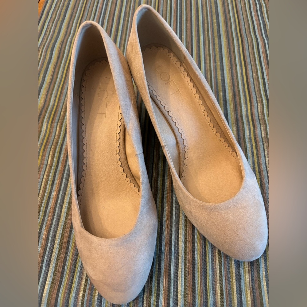LOFT Women's Tan Wedge Shoes size 7M